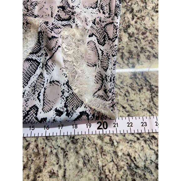Womens Tank Blouse XL Snake Print Pink White Lace Trim Sleeveless V-Neck Mobwife - Picture 4 of 6